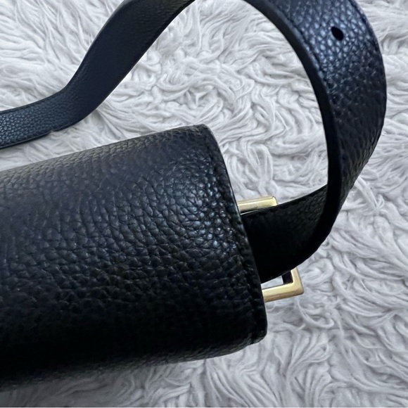 The Curated Shoulder Bag - Pebbled Leather - Picture 12 of 13